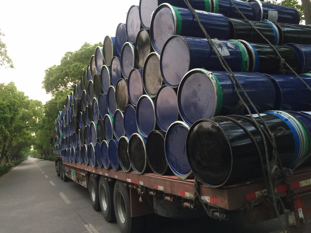 供應大量200L油桶、二手鐵桶